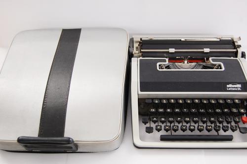 オリベッティタイプライター olivetti  Lettera DL  ジャンク